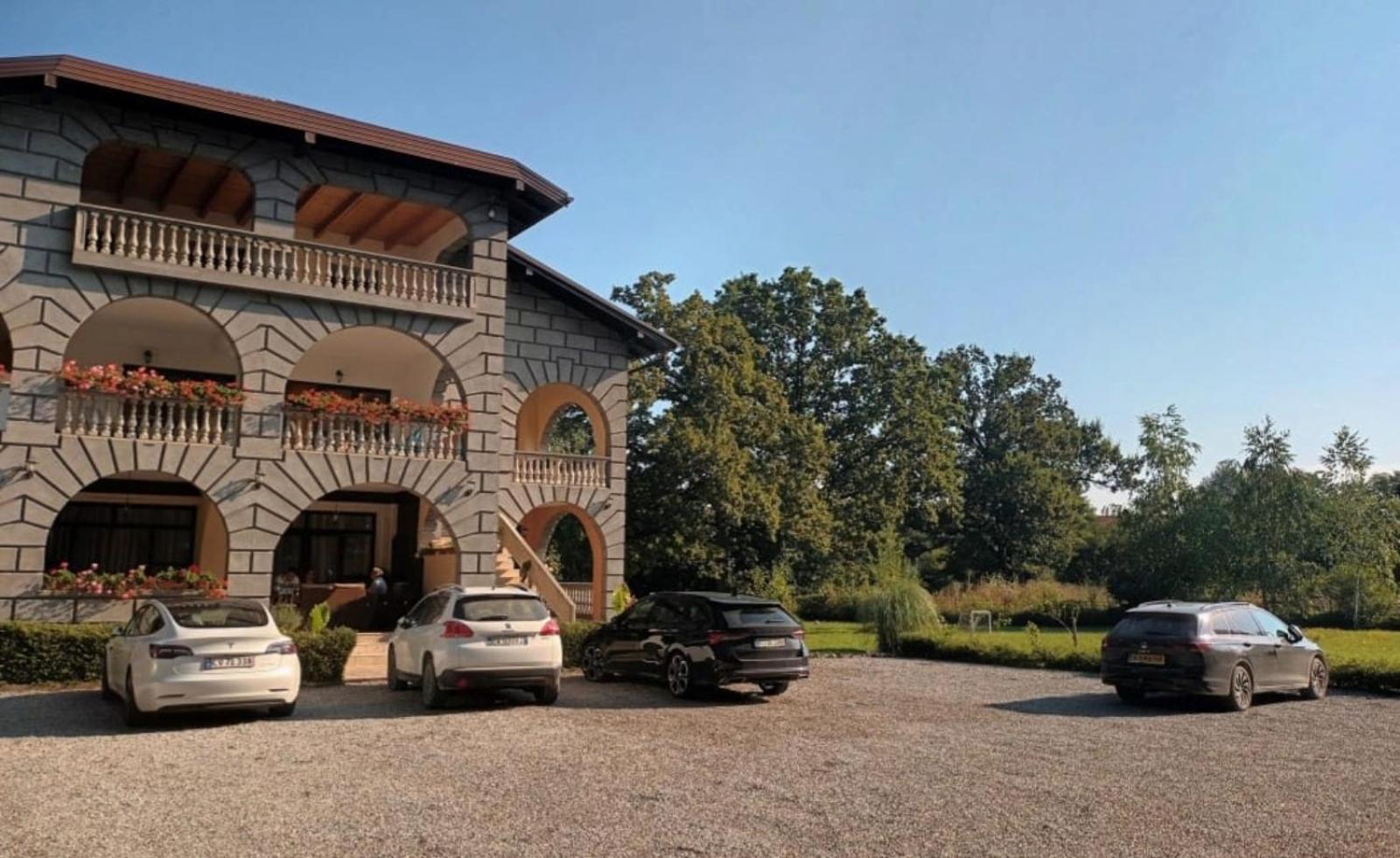 Vacation Home Keskic Velika Gata Exteriör bild